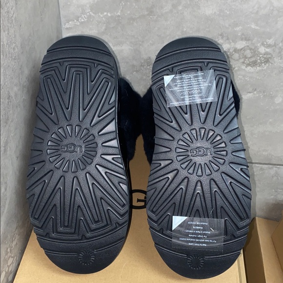 UGG CLASSIC CHILLAPEAK - Picture 4 of 5